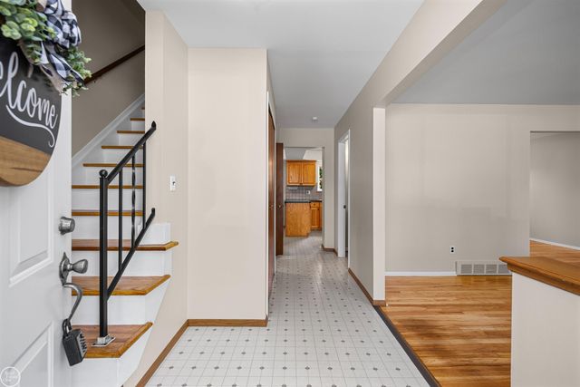 11240 Hanna Drive, Sterling Heights, MI 48312