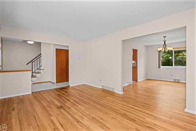 11240 Hanna Drive, Sterling Heights, MI 48312