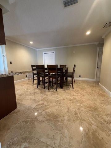 6527 NW 2nd St, Margate, FL 33063