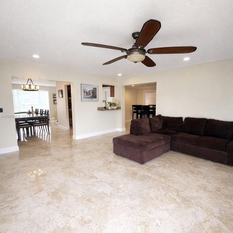 6527 NW 2nd St, Margate, FL 33063