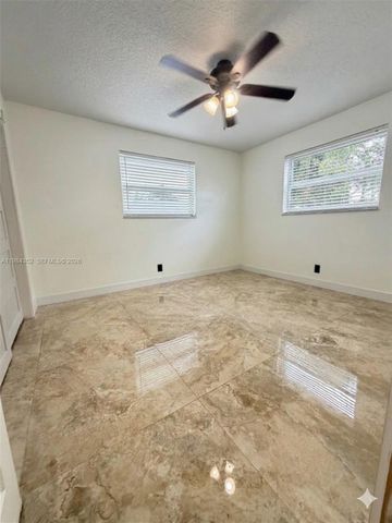 6527 NW 2nd St, Margate, FL 33063