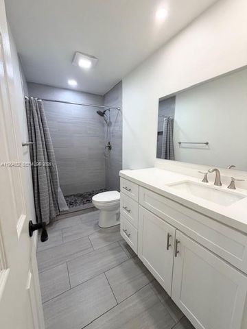 6527 NW 2nd St, Margate, FL 33063