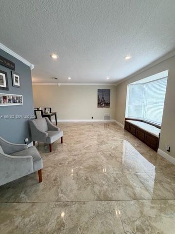 6527 NW 2nd St, Margate, FL 33063