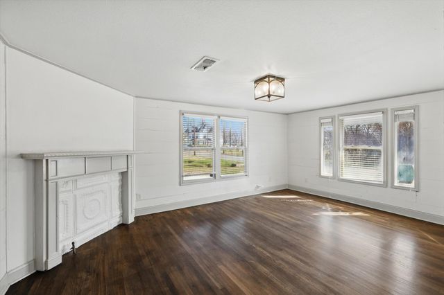 932 N Woods Street, Sherman, TX 75092