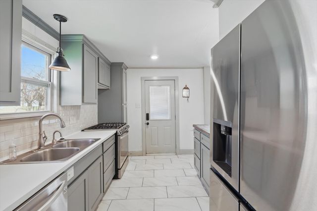 932 N Woods Street, Sherman, TX 75092