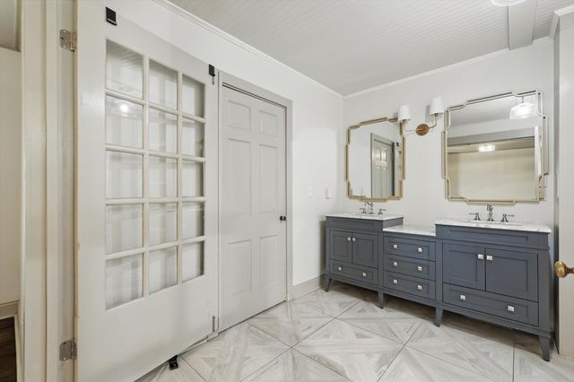 932 N Woods Street, Sherman, TX 75092