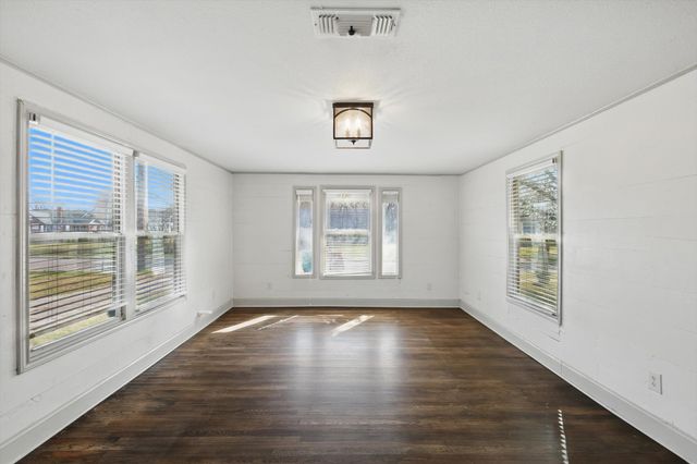 932 N Woods Street, Sherman, TX 75092