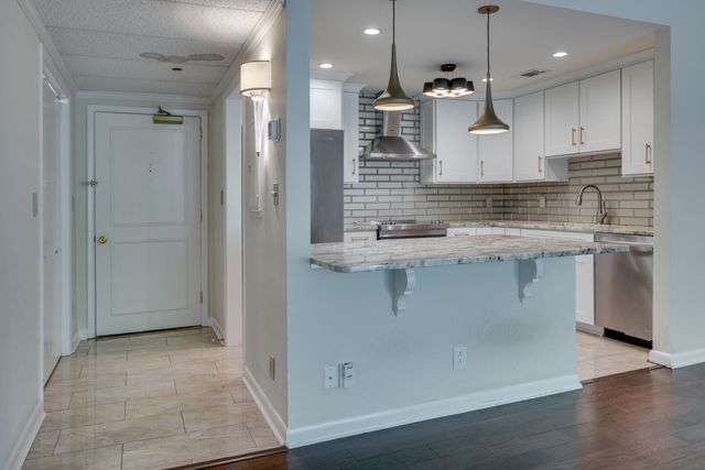 4215 Harding Pike Apt 211, Nashville, TN 37205