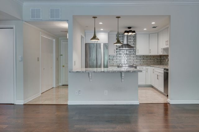 4215 Harding Pike Apt 211, Nashville, TN 37205