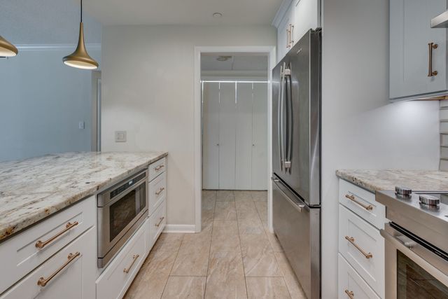 4215 Harding Pike Apt 211, Nashville, TN 37205