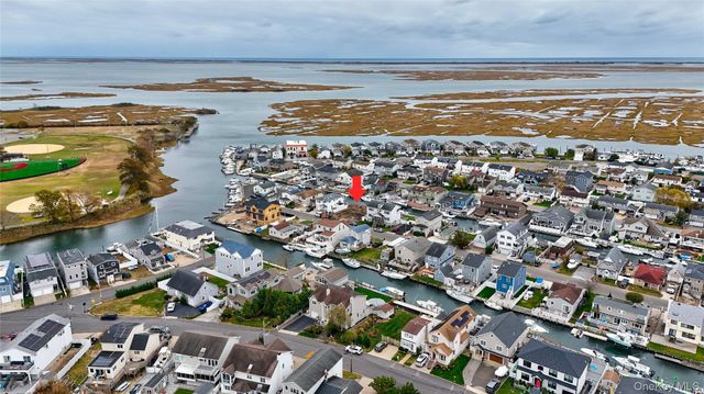 3668 Naomi Street, Seaford, NY 11783