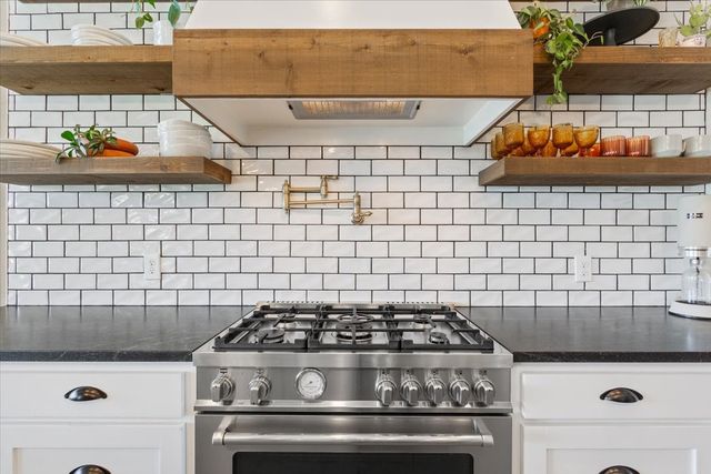 16024 Sorrento Drive, Woodway, TX 76712