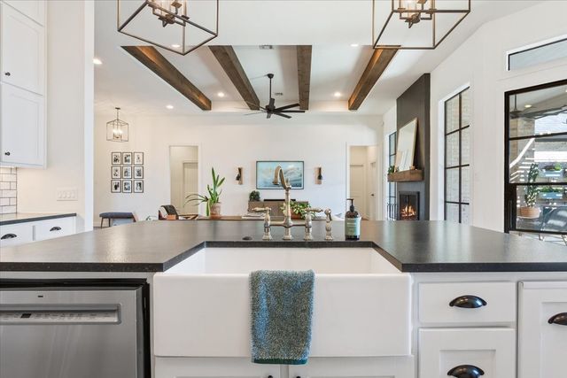 16024 Sorrento Drive, Woodway, TX 76712