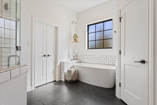 16024 Sorrento Drive, Woodway, TX 76712