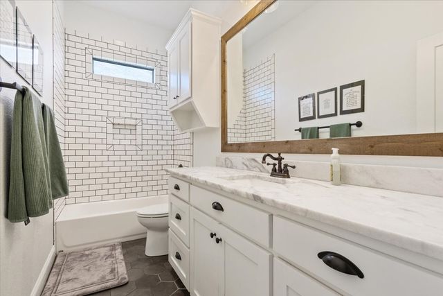 16024 Sorrento Drive, Woodway, TX 76712