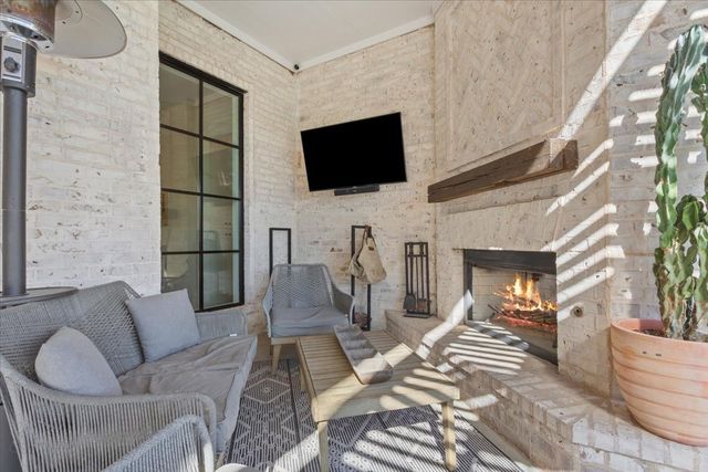 16024 Sorrento Drive, Woodway, TX 76712