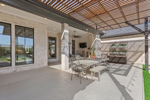 16024 Sorrento Drive, Woodway, TX 76712