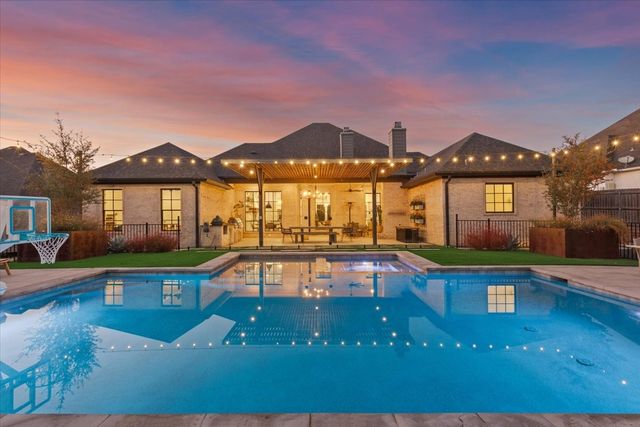 16024 Sorrento Drive, Woodway, TX 76712