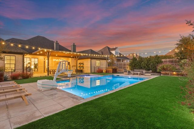 16024 Sorrento Drive, Woodway, TX 76712