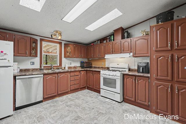 1575 S Brooks Road, Muskegon Twp, MI 49442