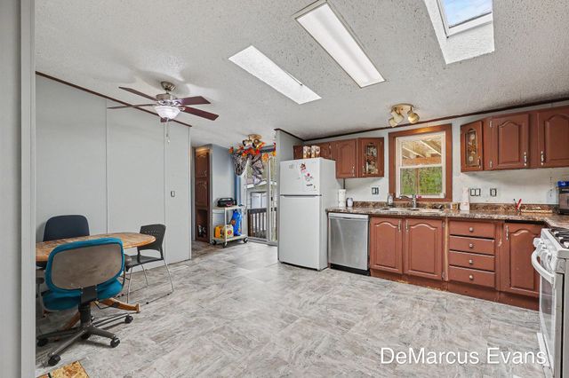 1575 S Brooks Road, Muskegon Twp, MI 49442