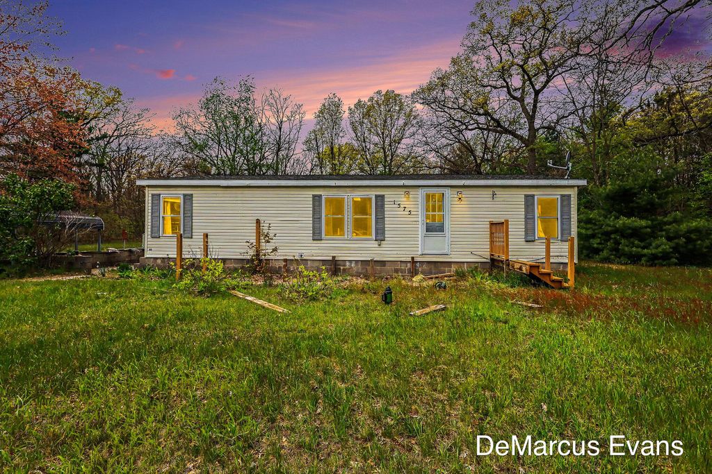 1575 S Brooks Road, Muskegon Twp, MI 49442