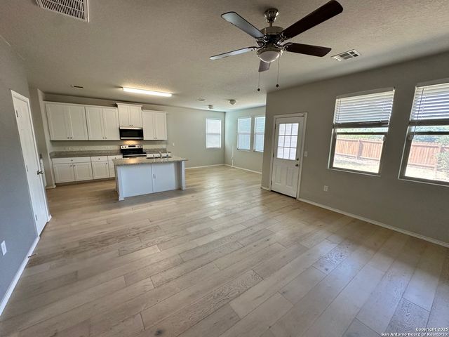 6735 FREEDOM HLS, San Antonio, TX 78242