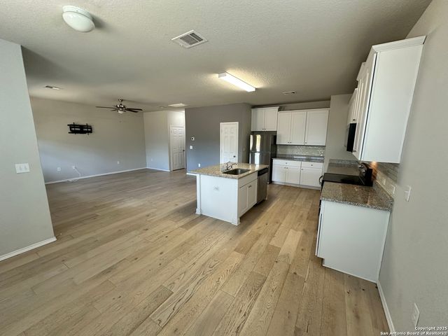 6735 FREEDOM HLS, San Antonio, TX 78242