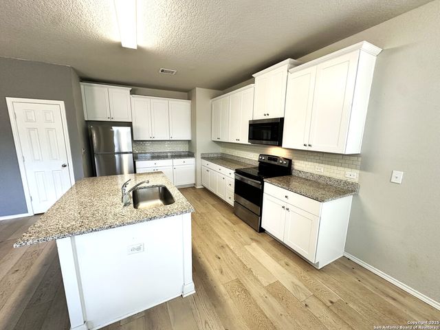 6735 FREEDOM HLS, San Antonio, TX 78242