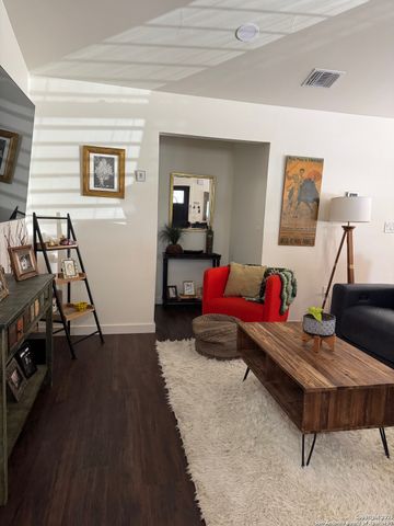 535 Devine, San Antonio, TX 78210