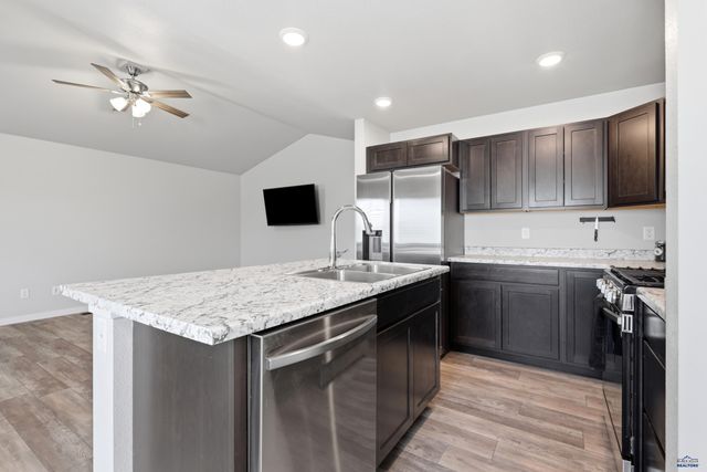 2140 NOAH ST, Rapid City, SD 57701