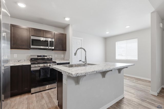 2140 NOAH ST, Rapid City, SD 57701