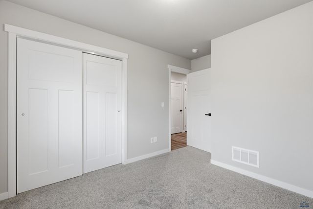 2140 NOAH ST, Rapid City, SD 57701