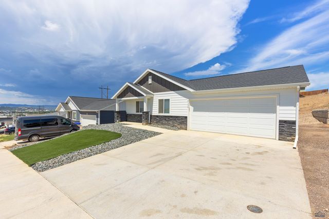 2140 NOAH ST, Rapid City, SD 57701