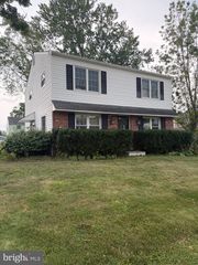 30 FOREST AVE, Ambler, PA 19002