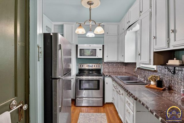 1101 SW Wayne AVE, Topeka, KS 66604