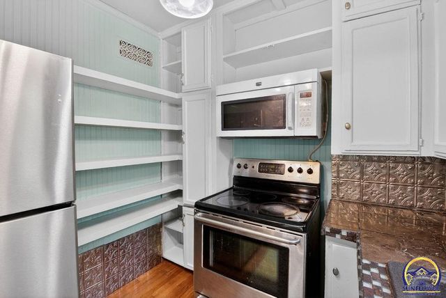 1101 SW Wayne AVE, Topeka, KS 66604