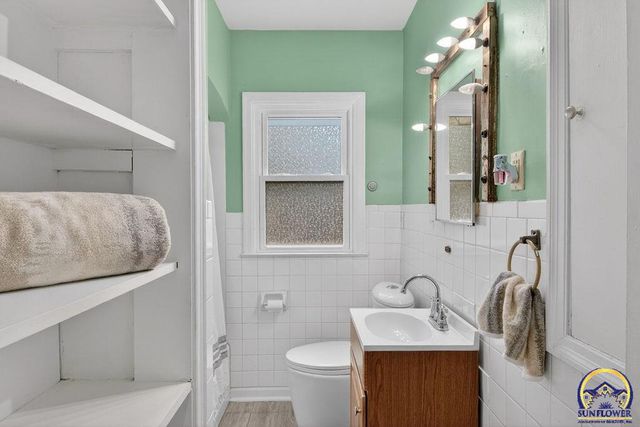 1101 SW Wayne AVE, Topeka, KS 66604