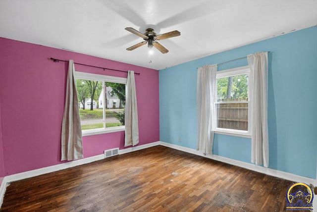 1101 SW Wayne AVE, Topeka, KS 66604