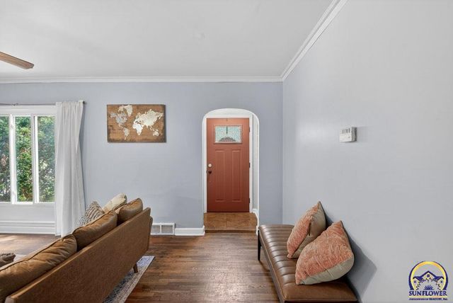 1101 SW Wayne AVE, Topeka, KS 66604