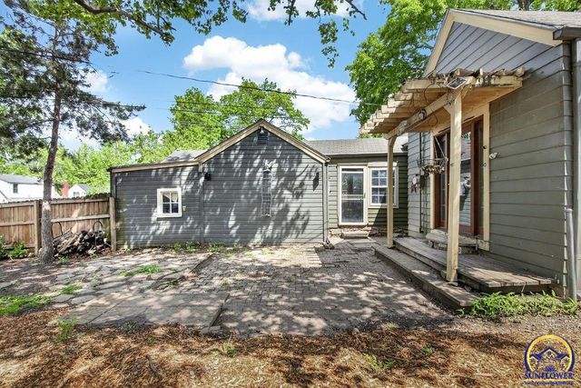 1101 SW Wayne AVE, Topeka, KS 66604