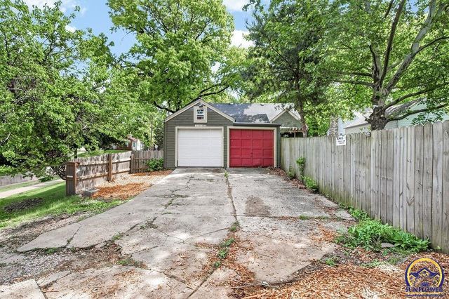 1101 SW Wayne AVE, Topeka, KS 66604