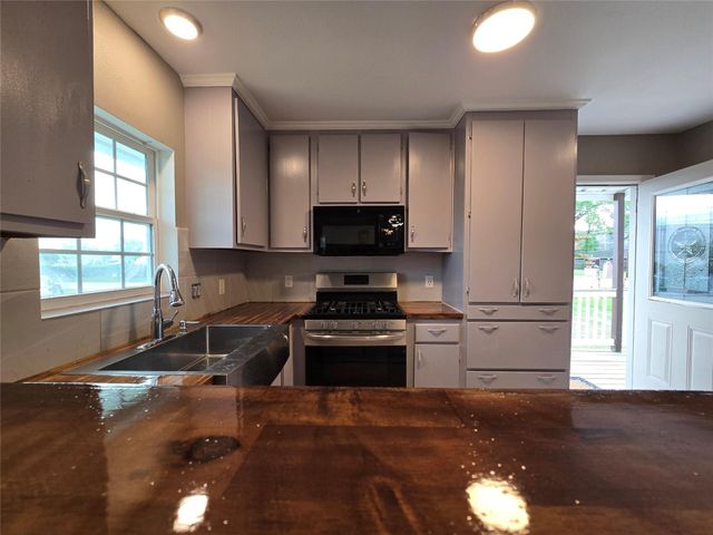 19736 Dunbar Avenue, Humble, TX 77338