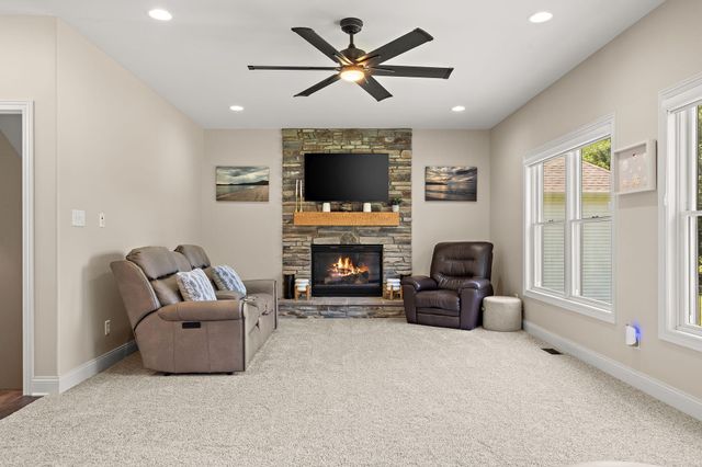 116 N Ashton Lane, Valparaiso, IN 46385