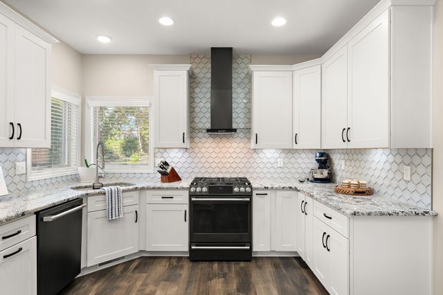 116 N Ashton Lane, Valparaiso, IN 46385