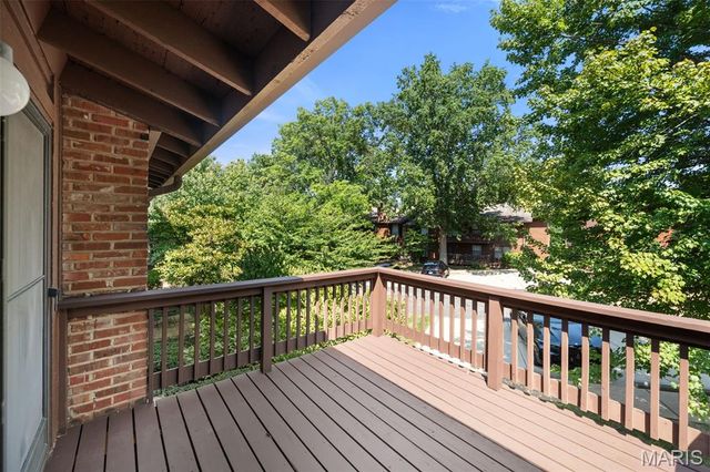 1968 Meadowtree Lane 5, Kirkwood, MO 63122