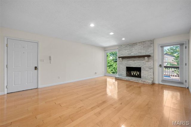 1968 Meadowtree Lane 5, Kirkwood, MO 63122