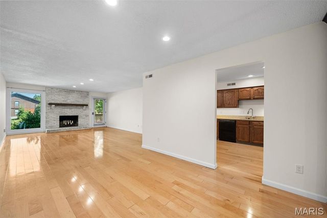 1968 Meadowtree Lane 5, Kirkwood, MO 63122