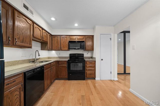 1968 Meadowtree Lane 5, Kirkwood, MO 63122