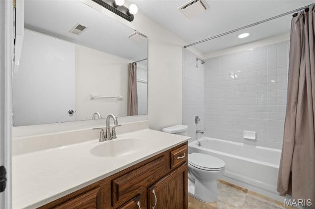 1968 Meadowtree Lane 5, Kirkwood, MO 63122
